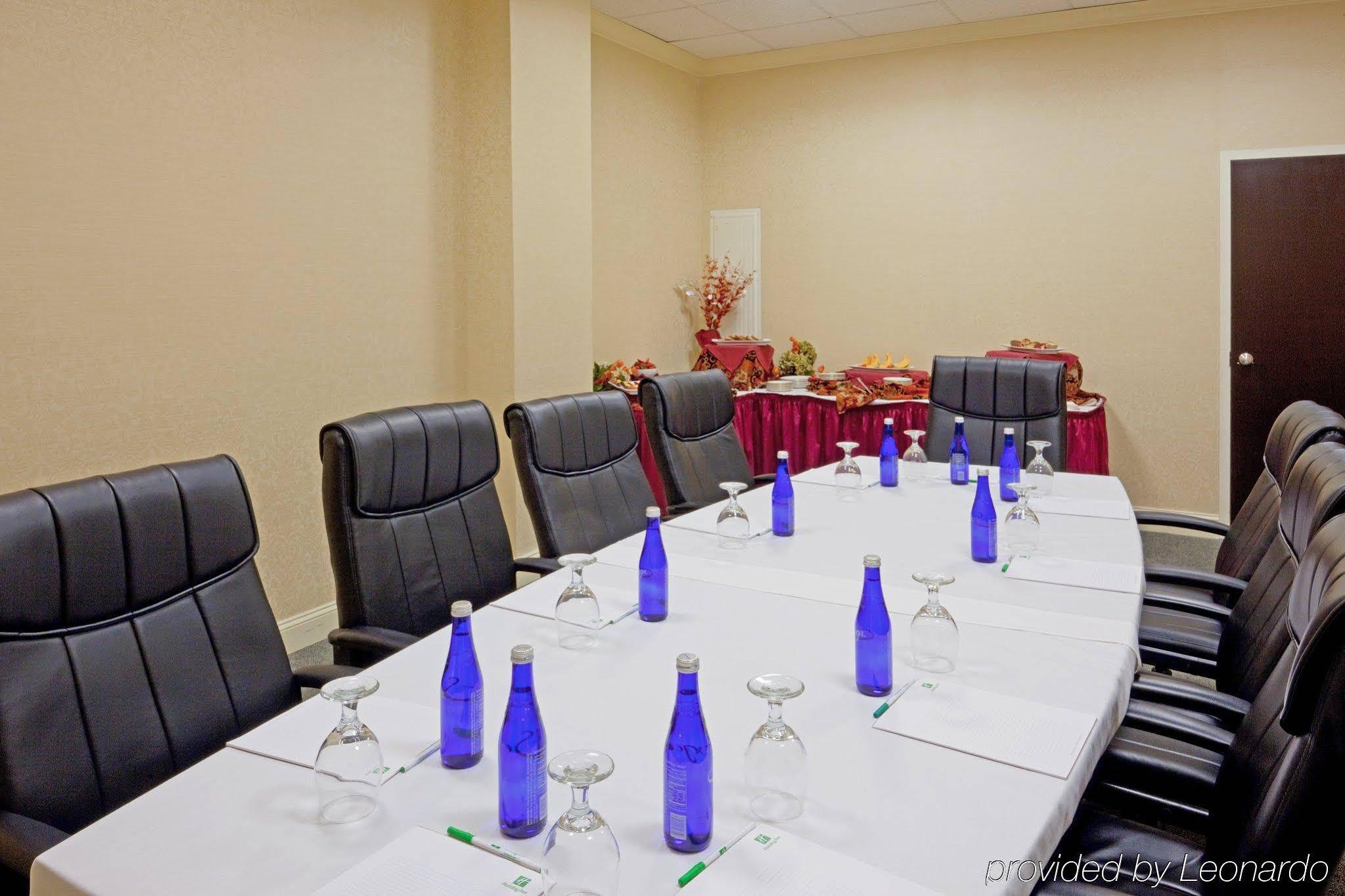 Boston - & Conference Center By Ihg 3*