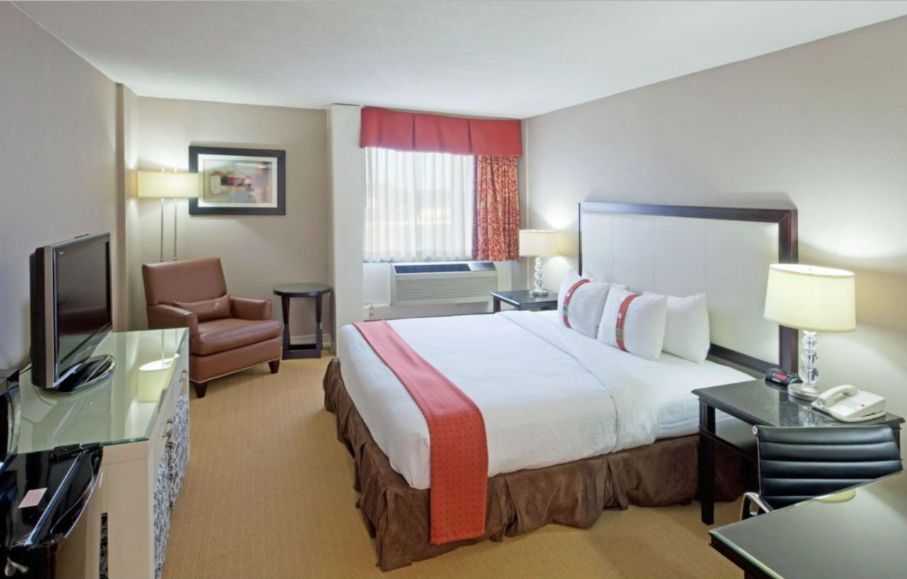 Hotel Holiday Boston - & Conference Center By Ihg