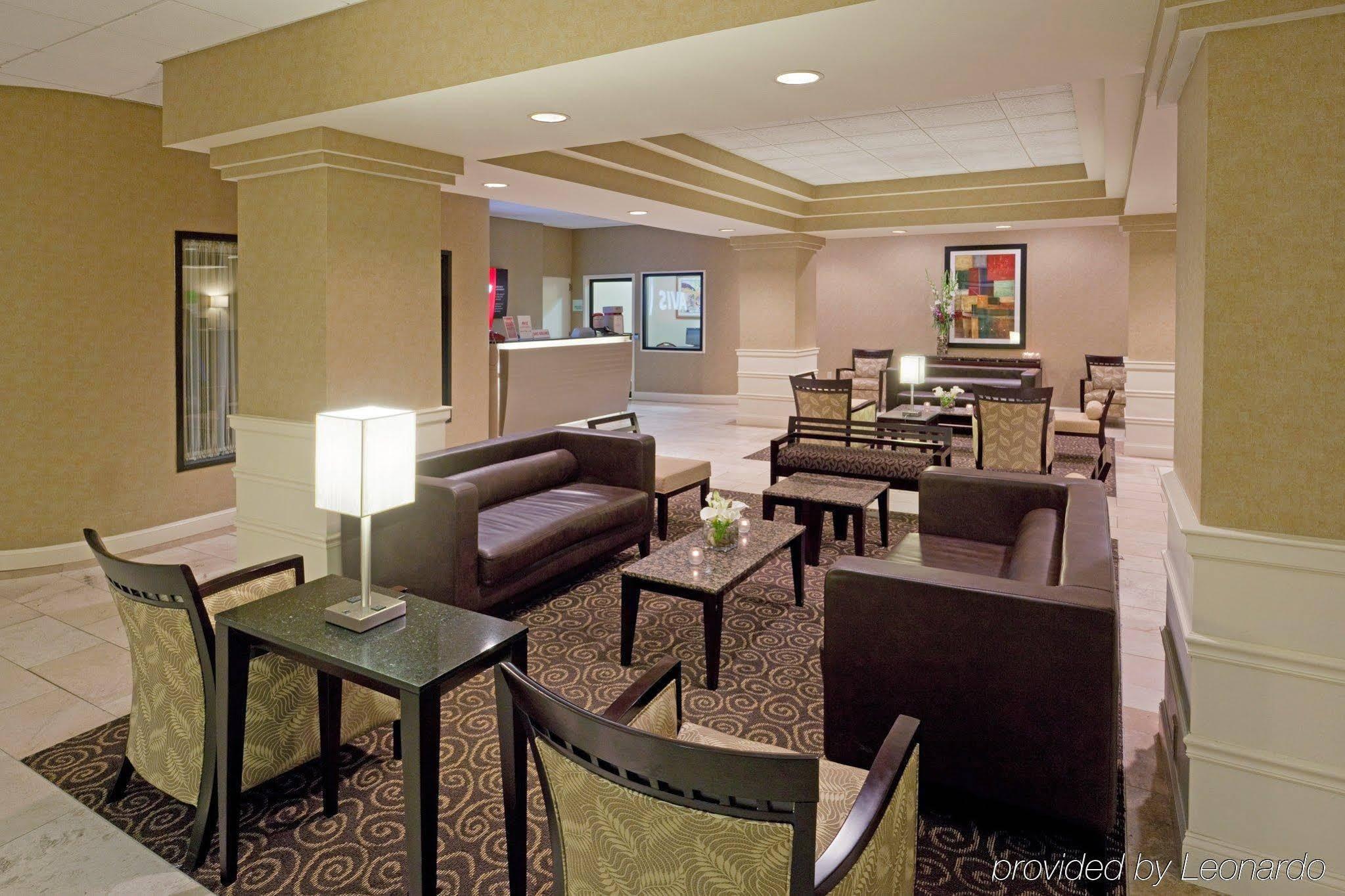 Holiday Boston - & Conference Center By Ihg Hotel