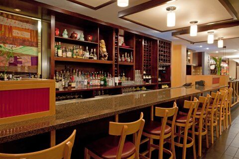 Holiday Boston - & Conference Center By Ihg Hotel