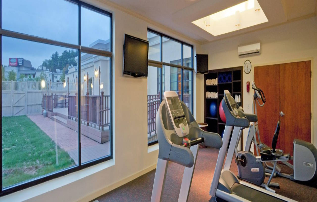 Holiday Boston - & Conference Center By Ihg 3*